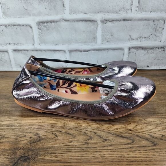 Women's Journee Collection Lindy2 Ballet Flat pewter Size 7.5 New with box - Picture 1 of 6